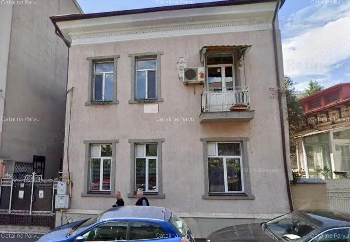 Vanzare vila zona Eminescu - Vasile Lascar | compusa din 3 apartamente | - 1