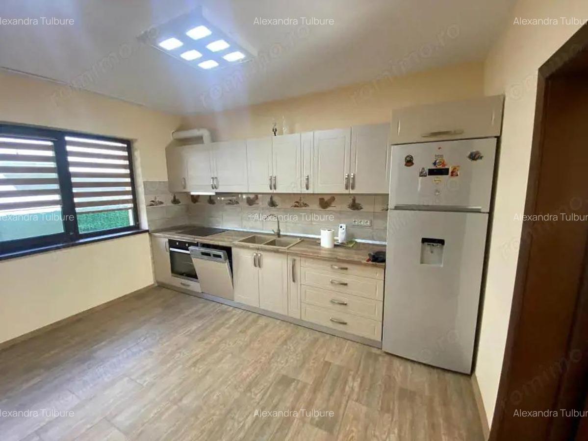 Casa cu 6 camere, 240 mp utili, 3 bai, curte 100 mp, panouri fotovoltaice, Tauti - 2