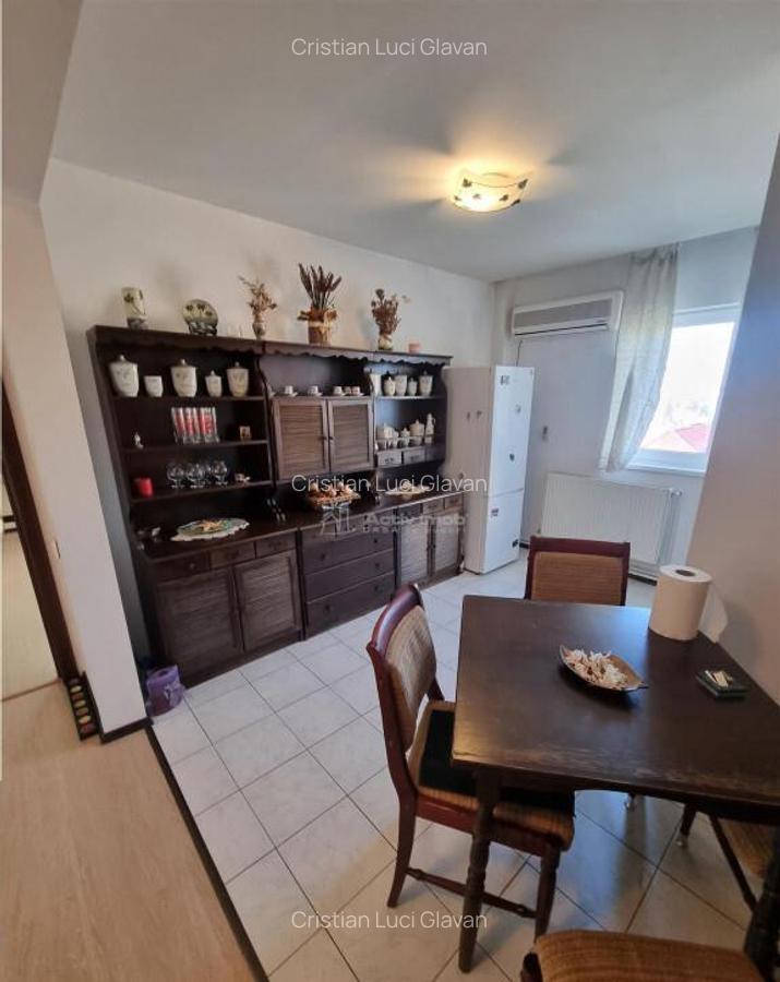 Apartament 3 cam renovat et 3 din 4 zona F-uri - 2