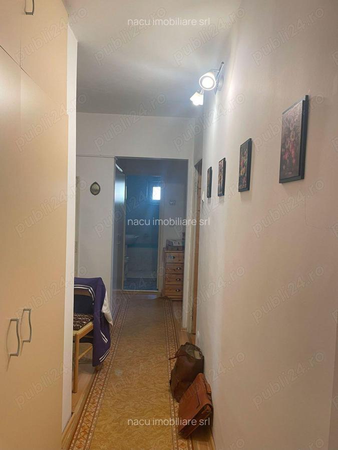 Bilascu,apartament 4 camere decomandate,2 balcoane,2 bai,dubla orientare, etaj 3,pret 128.000 euro - 2