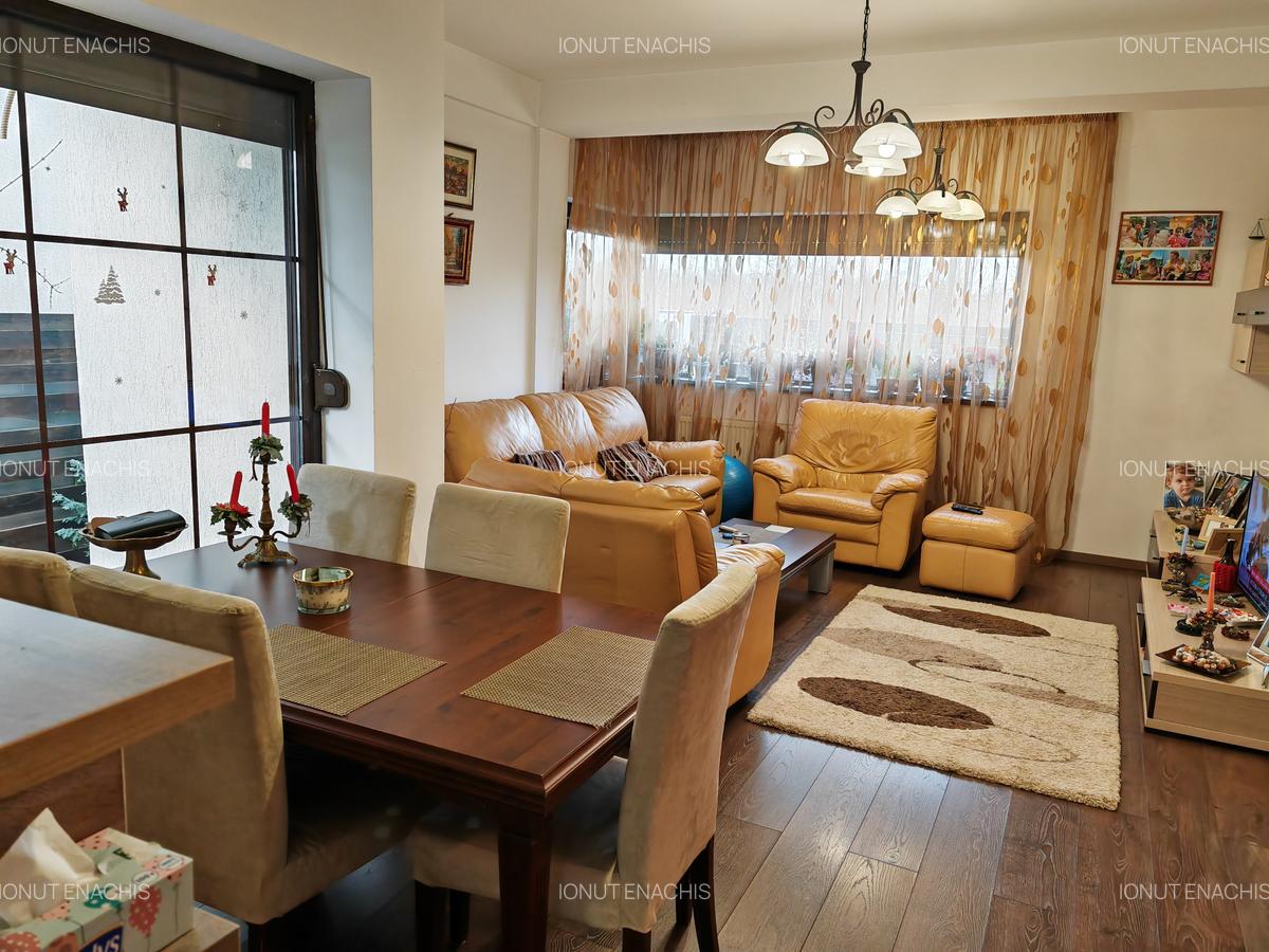 VANZARE CASA VILA TIP DUPLEX - 9