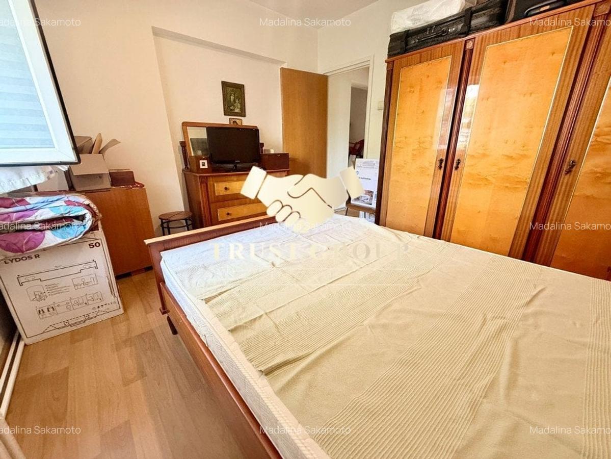 Apartament cu 4 camere decomandat în P-ța Victoriei - 19