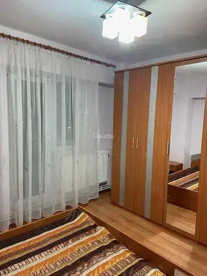 Inchiriez apartament 2 camere, decomandat, in zona Modern - 420 euro - 3