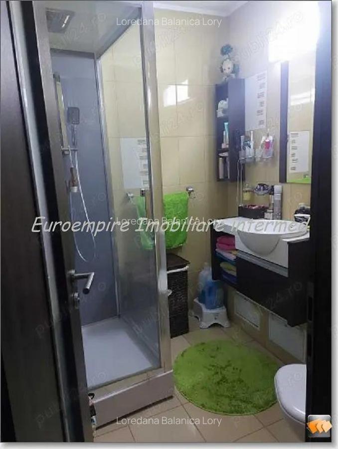 Apartament 3 camere decomandate zona Trocadero - 1