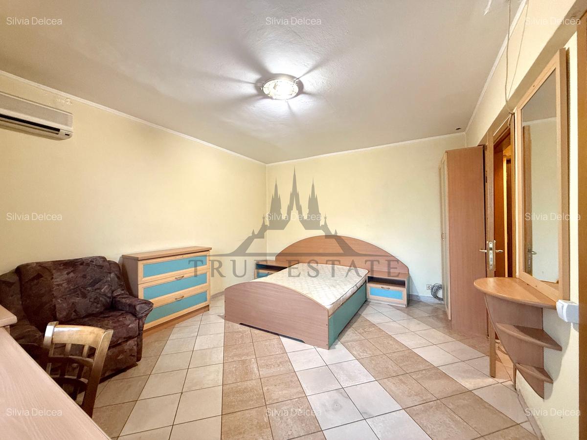 Garsoniera Banu Manta cu vedere pe spate - 6