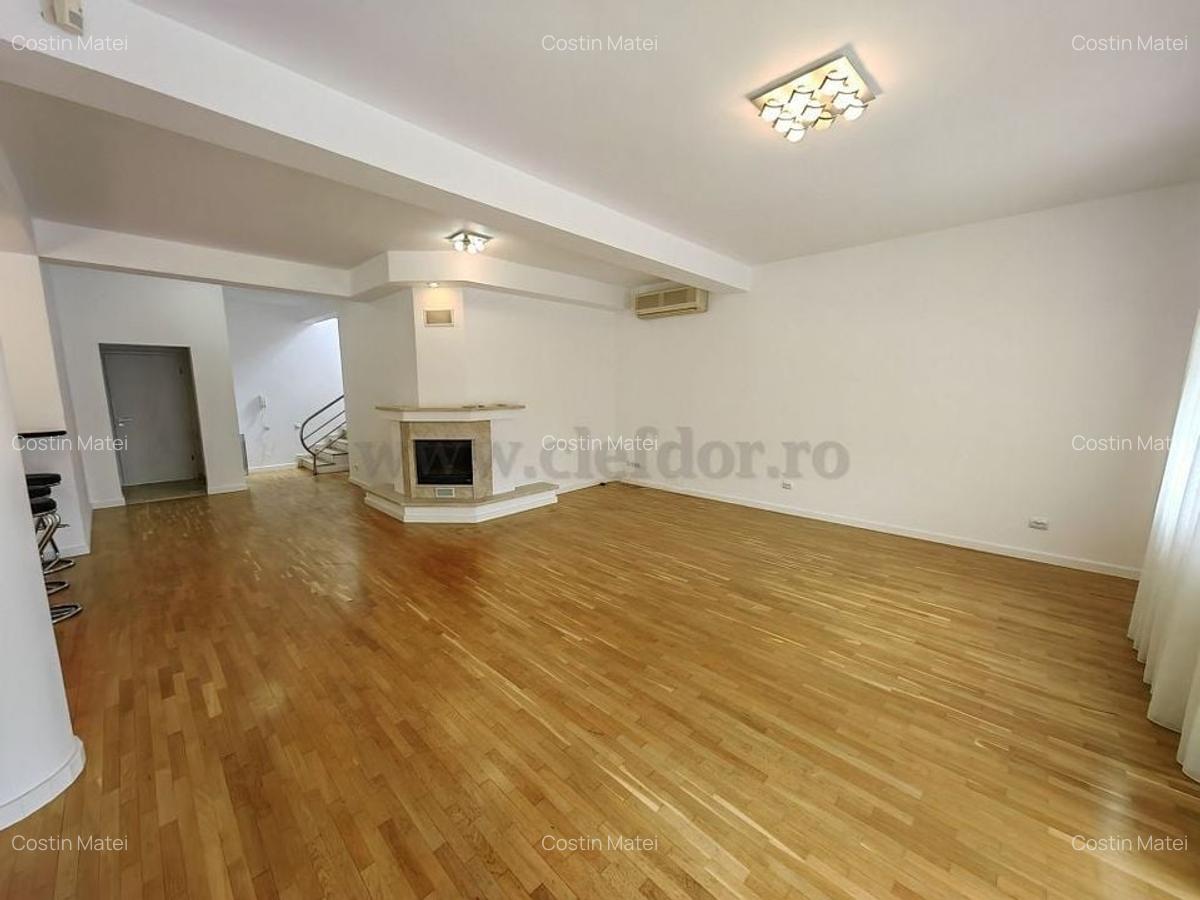 Vilă cu piscina langa British School - 5