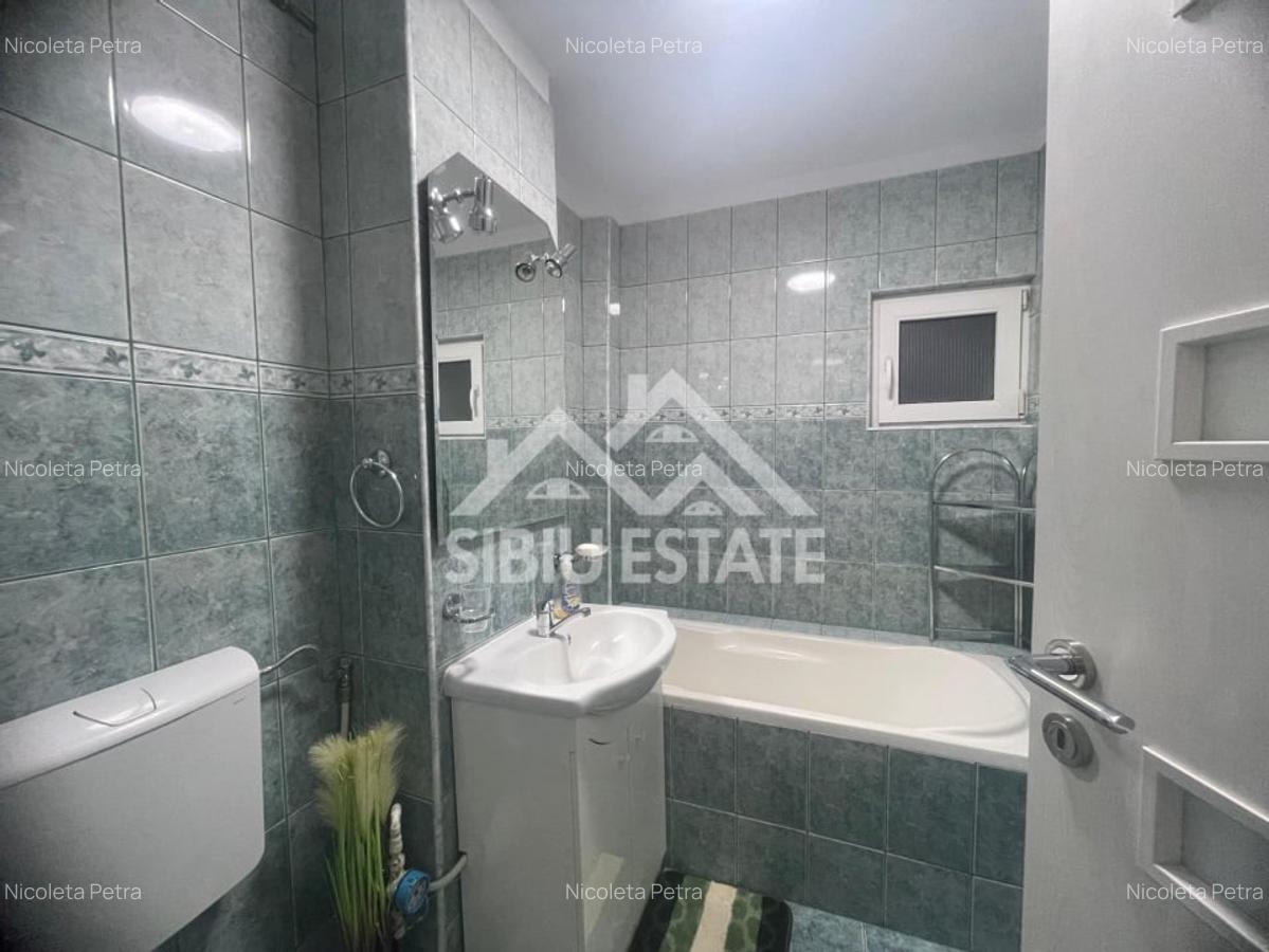 Apartament de vanzare cu 2 camere decomandat, etaj 2, pivnita- Cartierul Strand - 6