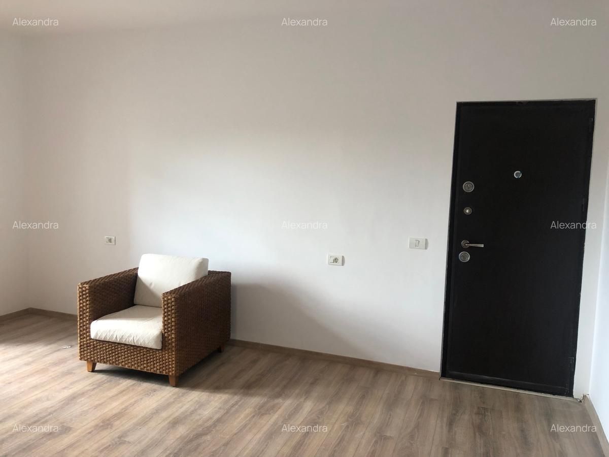 Două Apartamente de Vânzare Împreună în Bloc Interbelic Art Deco I Renovate - 8