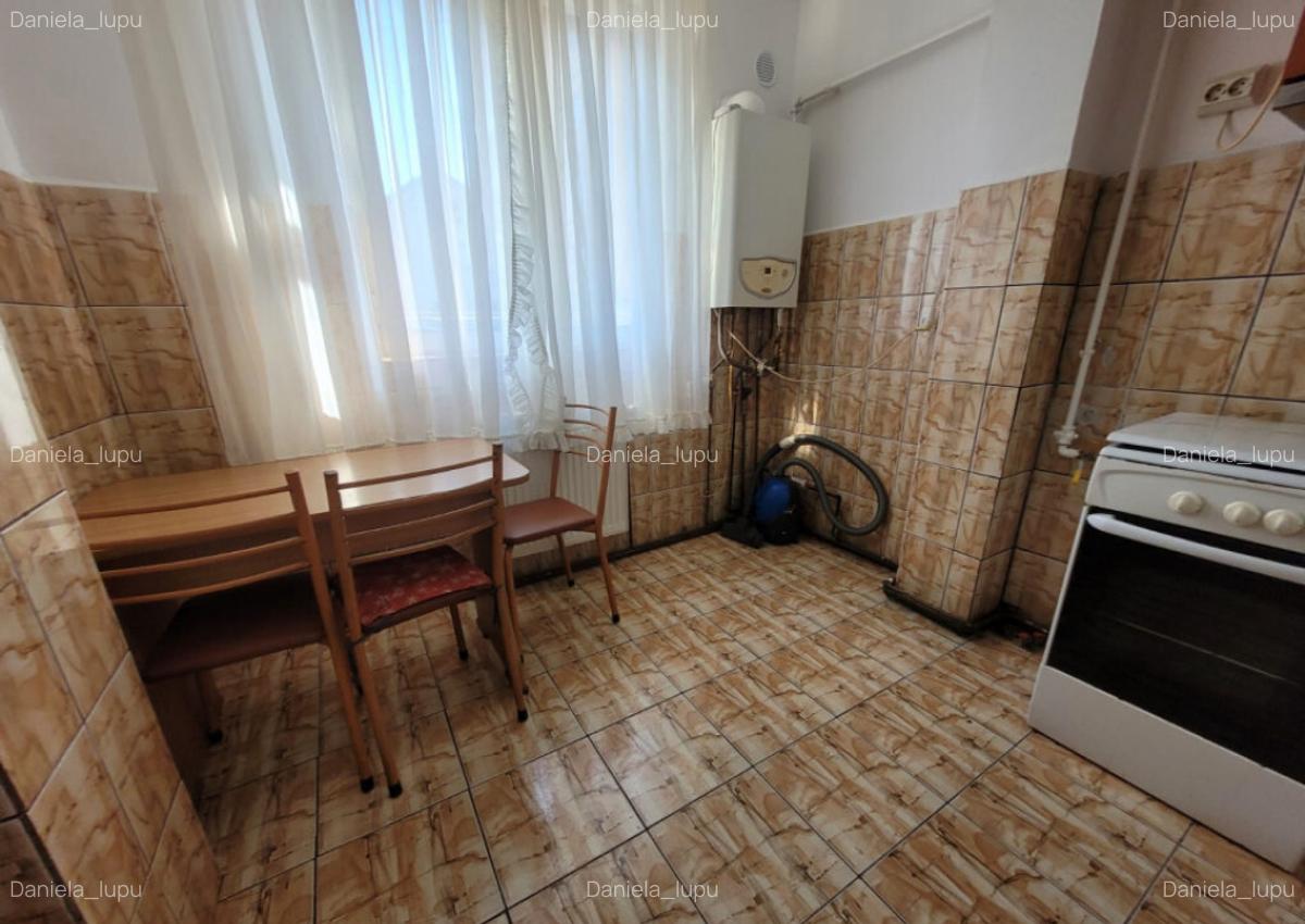 Apartament 2 camere, Aleea Plopilor, zona 9 Mai - 6