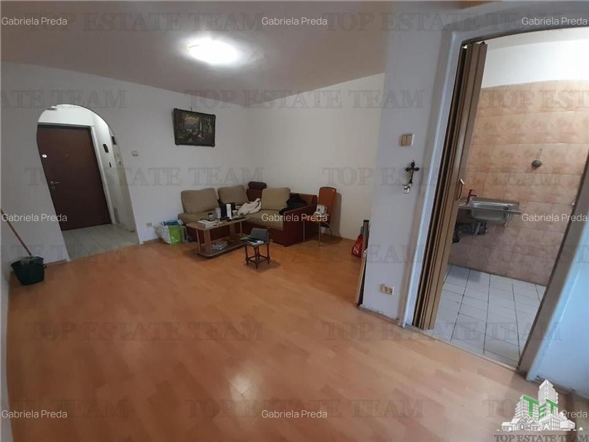 Bd Basarabiei -Parcul National- Vanzare  Garsoniera in bloc  Anvelopat-Libera - 4