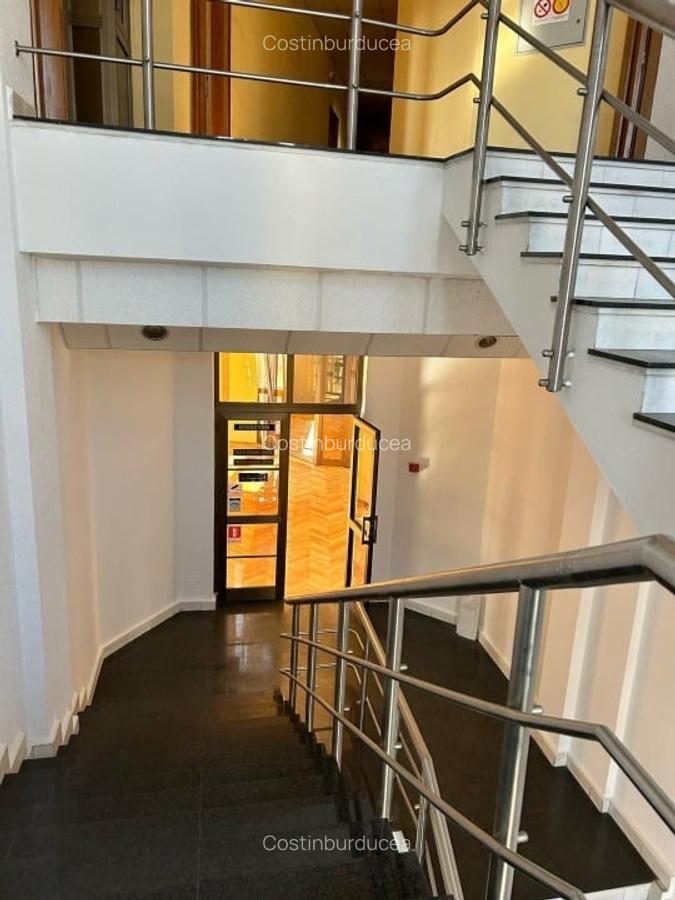 Spații de birouri de închiriat în centru, Buzău. Clădire reprezentativă, poziție - 11