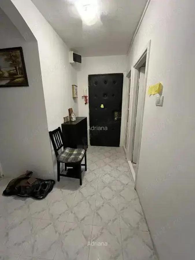 Apartament cu 3 camere in zona Mircea cel Batran - 1
