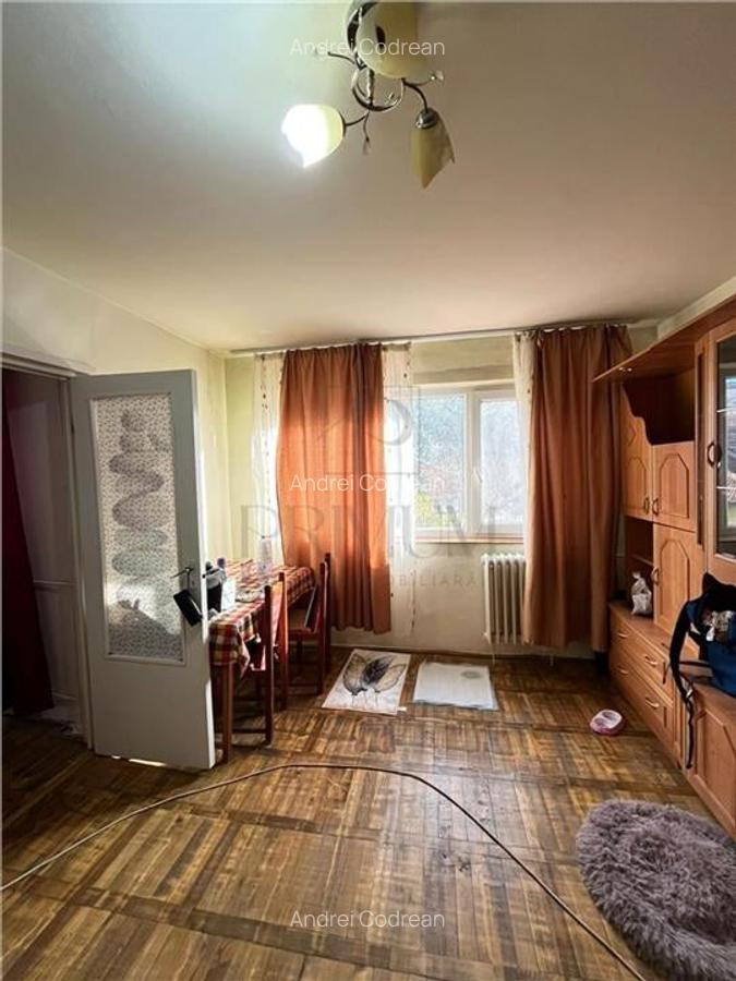 SEMICENTRAL - Dacia - 2 Camere - Etaj 1 - Geam la baie - Balcon - 2