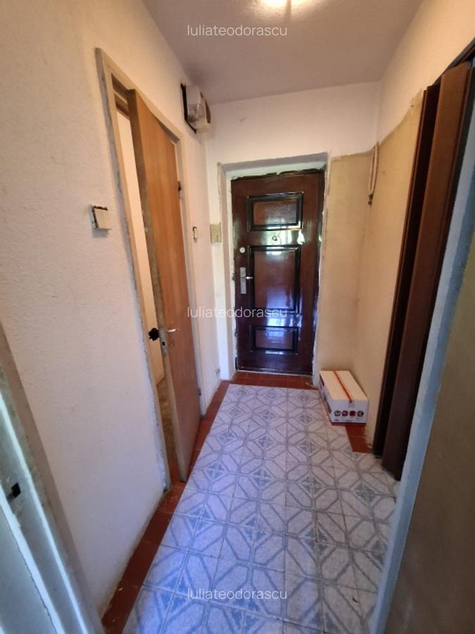 Vând apartament 3camere Drumul Taberei,strada Brasov - 1