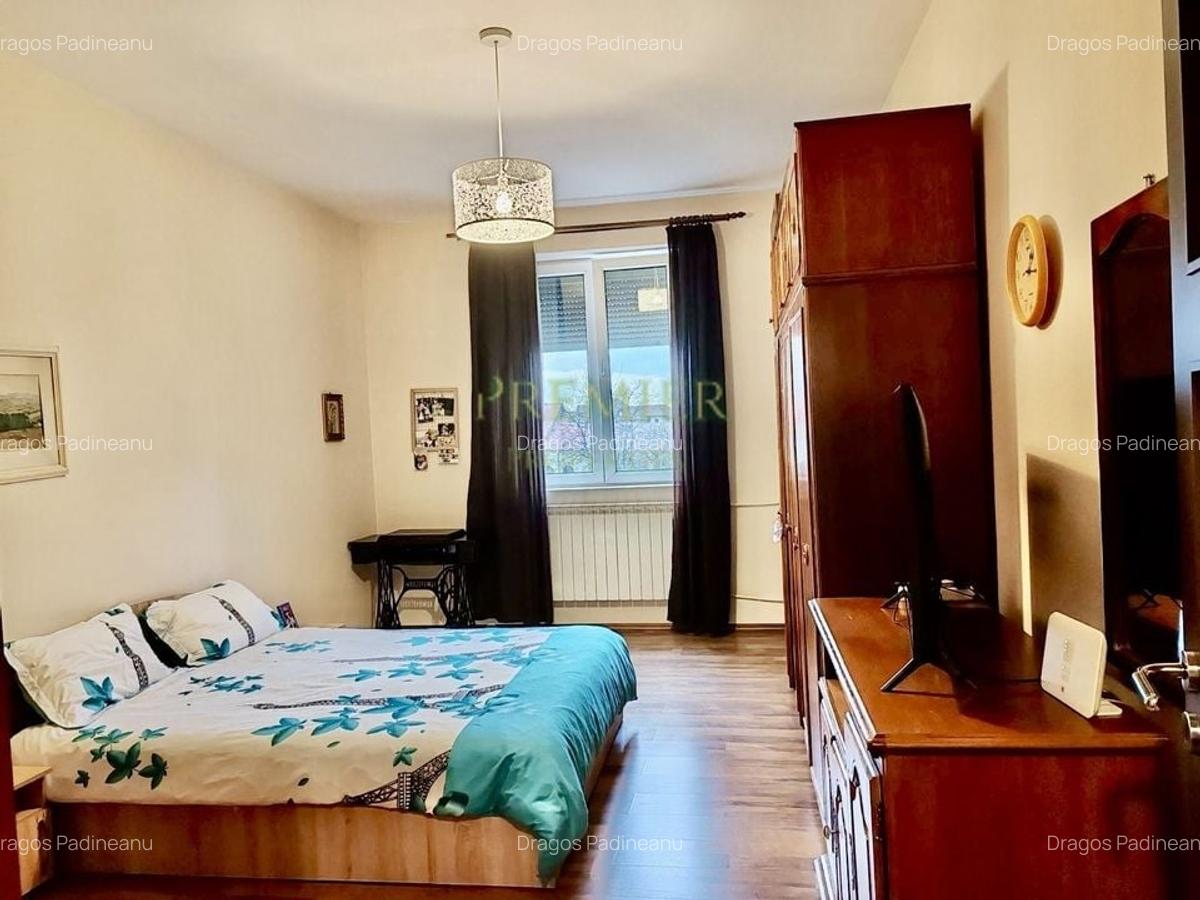 Bloc Rusesc Bucurestii noi vis a vis de metrou Bazilescu boxa - 4