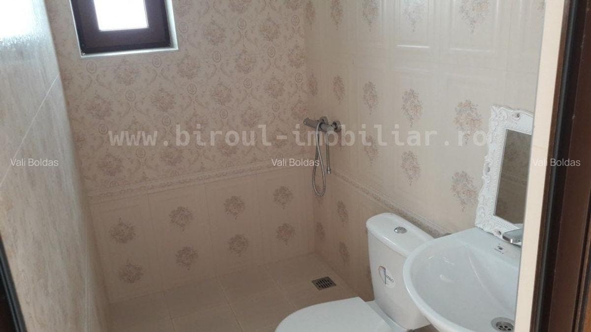 Casă cu 5 camere în Eforie Nord - 11