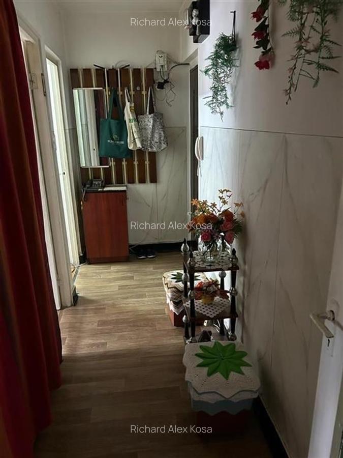 Apartament cu 3 camere semidecomandat în Valenta - 5