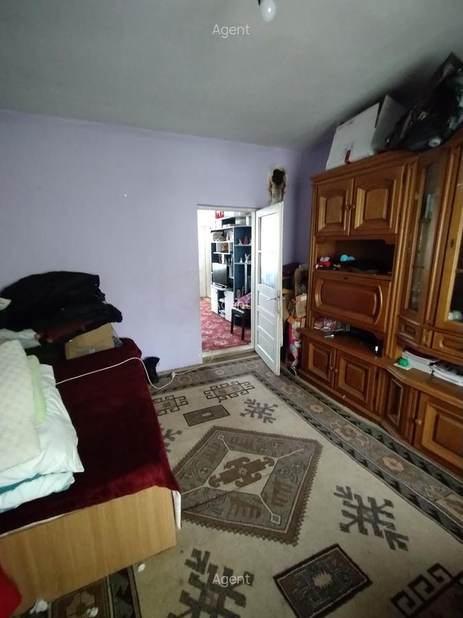 Casă cu 5 camere în Est - 7