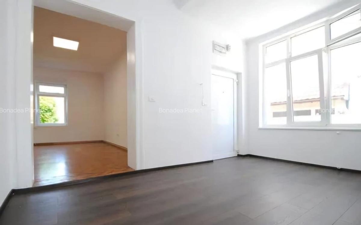 Casă cu 10 camere în Mehala - 12