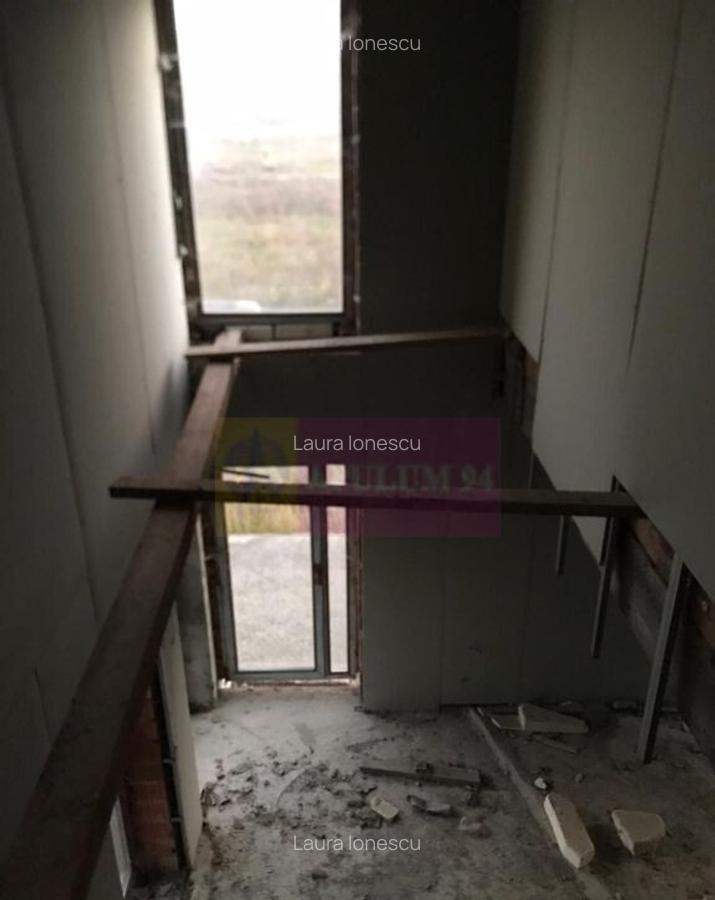 Vila la rosu Zarnesti- Mitropolit Metianu cu vedere super... - 15