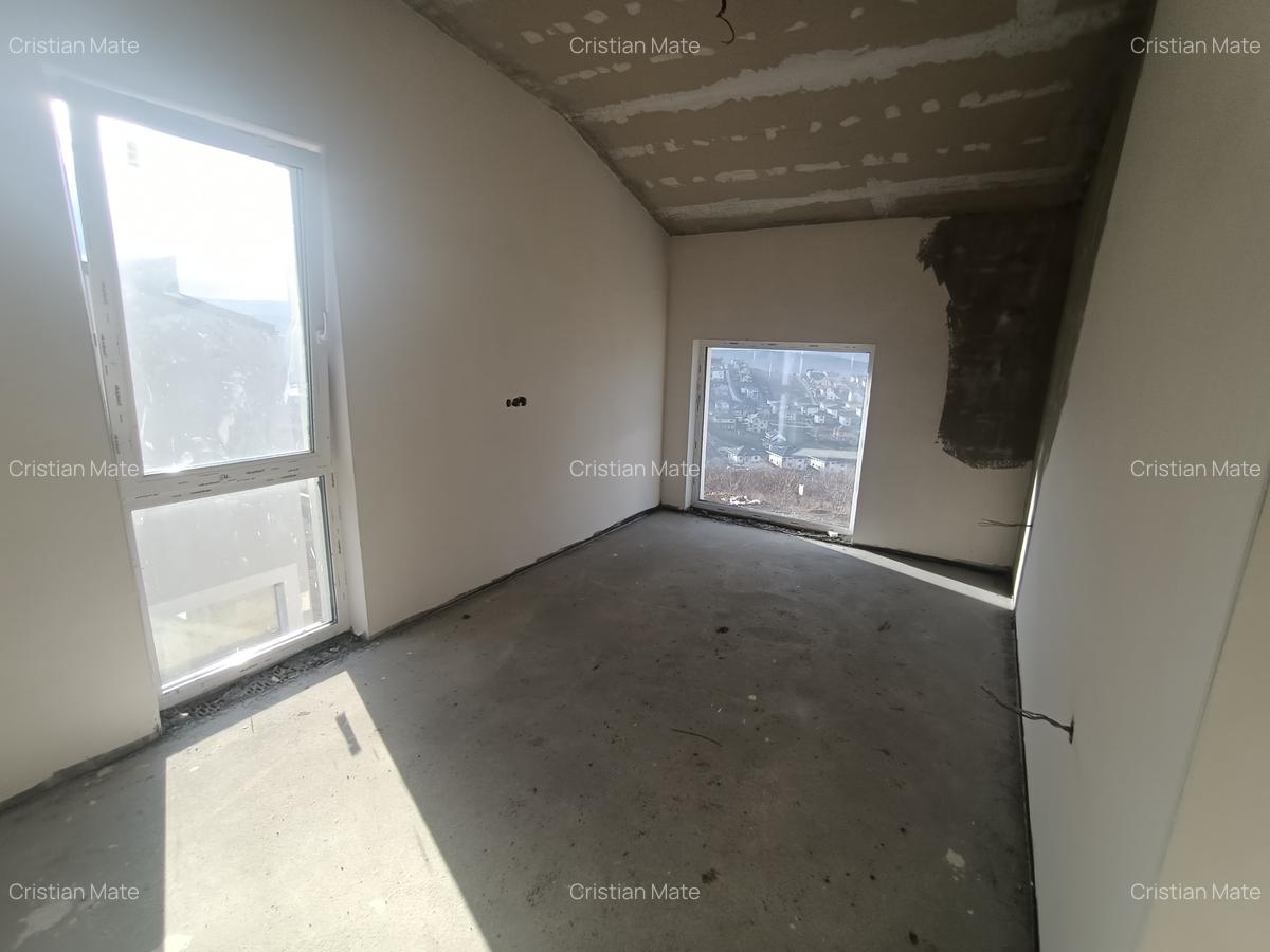 Casă cu 4 camere în Exterior Est - 6