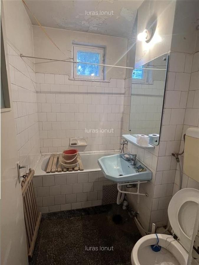 Apartament cu 4 camere decomandat în Cantemir - 12