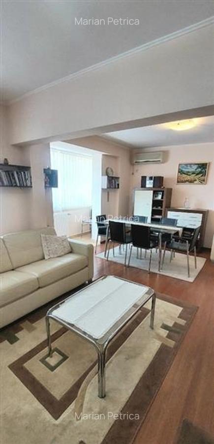 Apartament cu 3 camere decomandat în Tei - 10