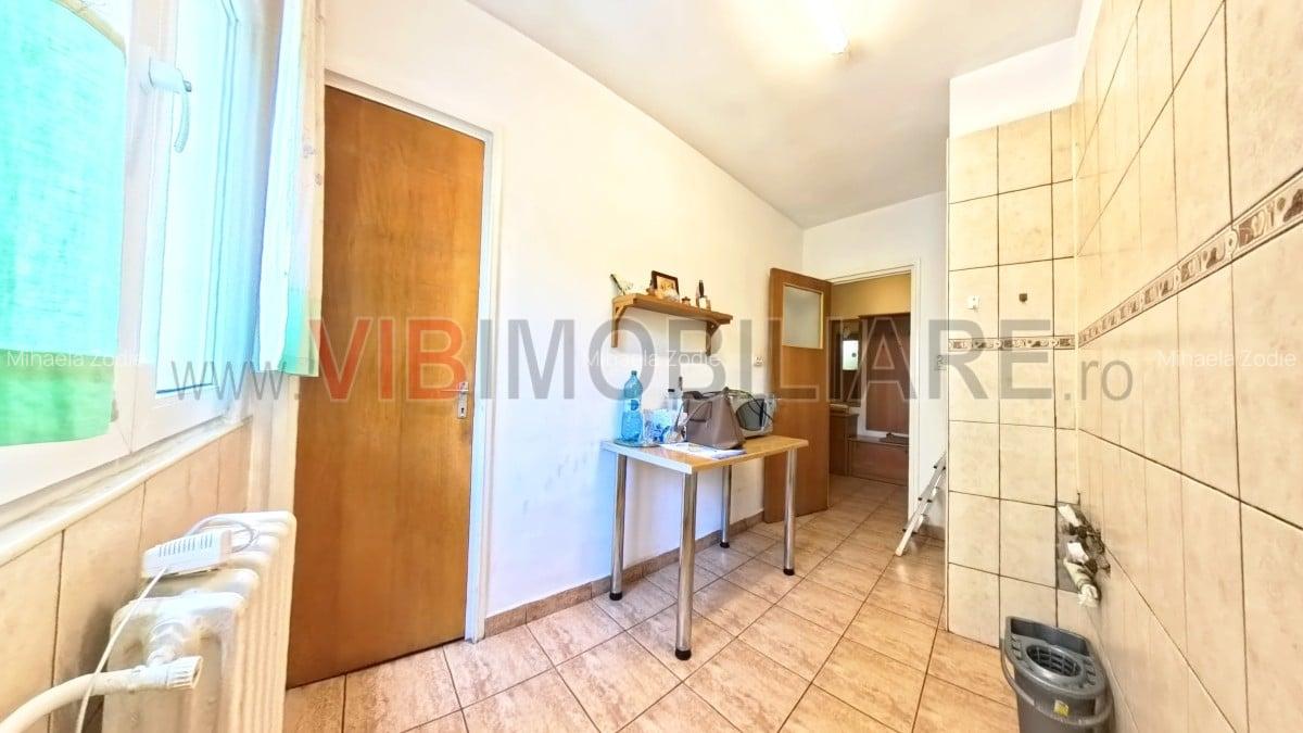 Titulescu - Piata Victoriei - Str Dr. Iacob Felix - 3 camere decomandat - 2