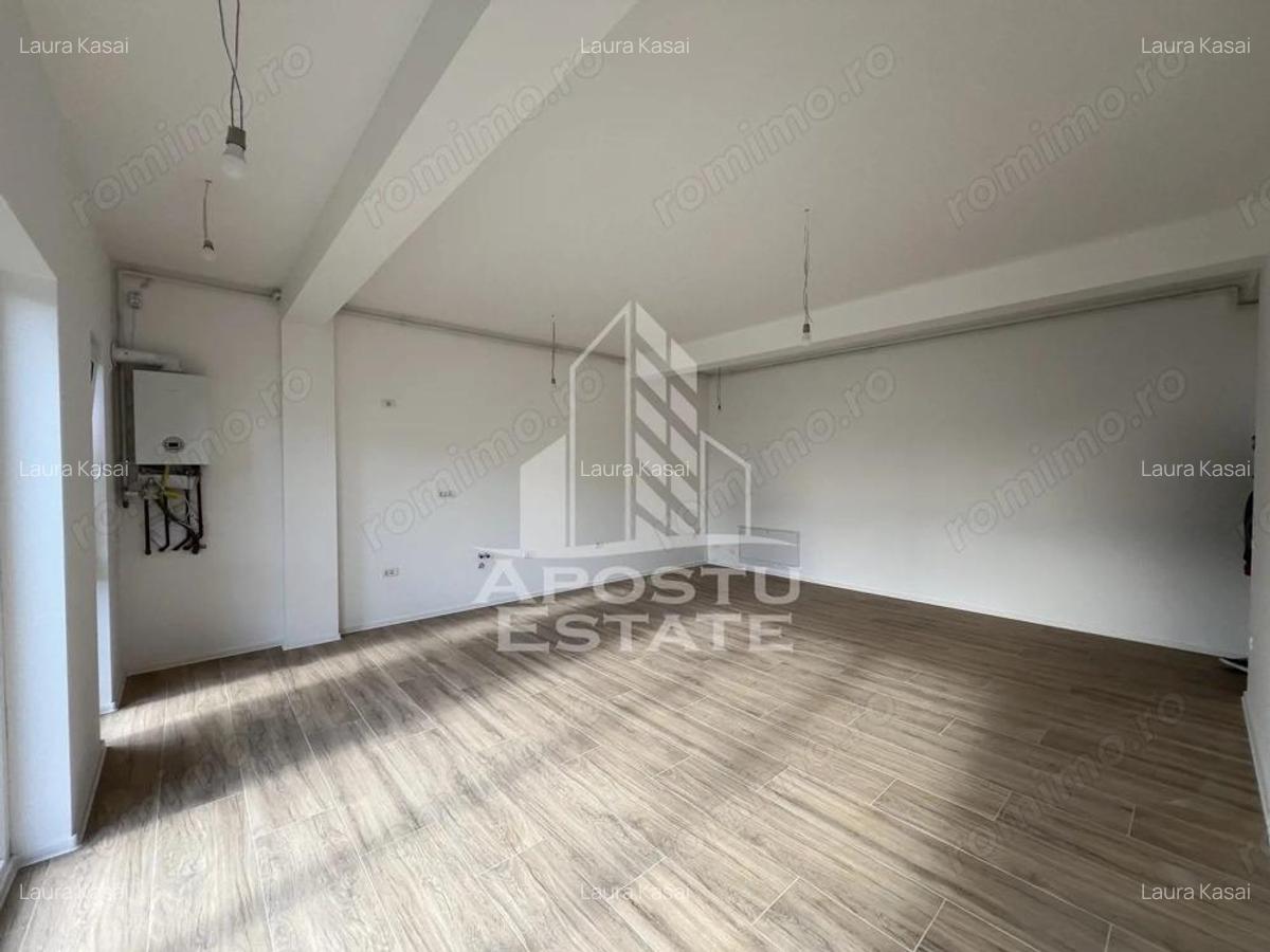 De vanzare 77 mp spatiu comercial la parter cu 48 mp gradina proprie - 3