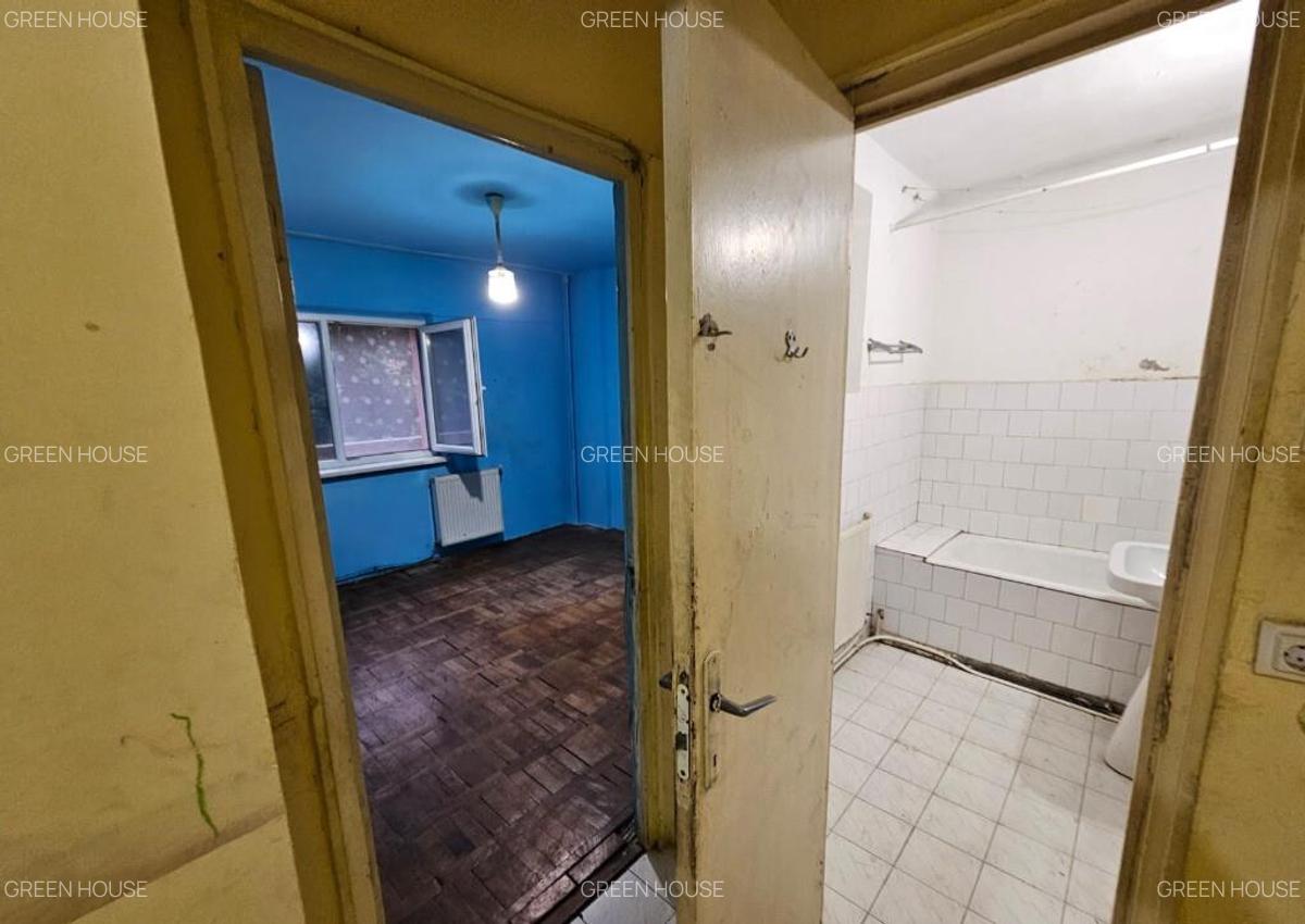 OCAZIE UNICA! Apartament 2 camere,2 balcoane etaj 1, Bv. Decebl - 7