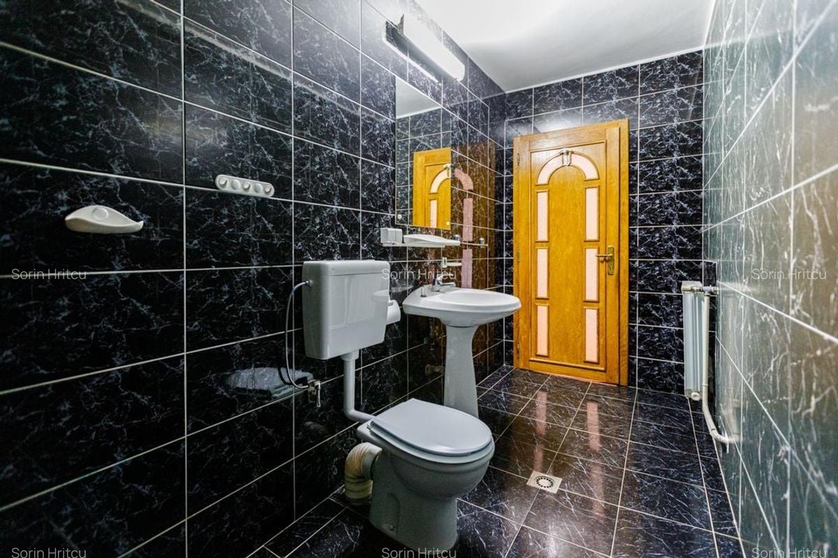 Casă cu etaj de vânzare zona Lipovei - locuință sau spațiu pentru afaceri - 33