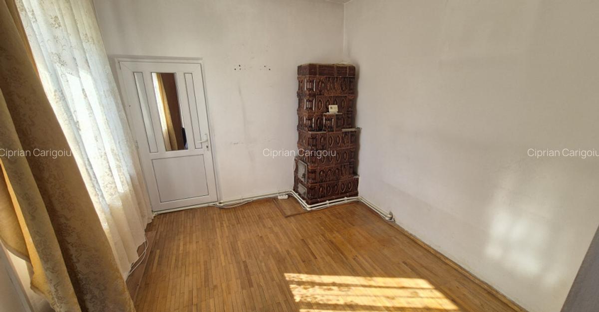 Casa cu teren generos, str. Ghiocelului cartier Primav - 6