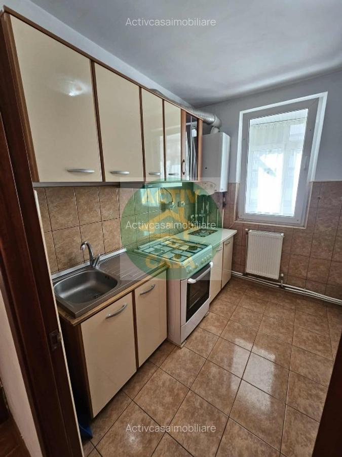 Apartament 2 camere, etaj 2, zona Scoala nr. 5 - 4