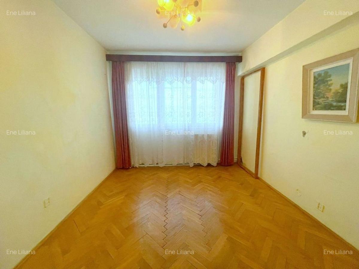 De vanzare - Apartament 3 camere   -R-uri -  Mazepa 1 - 15