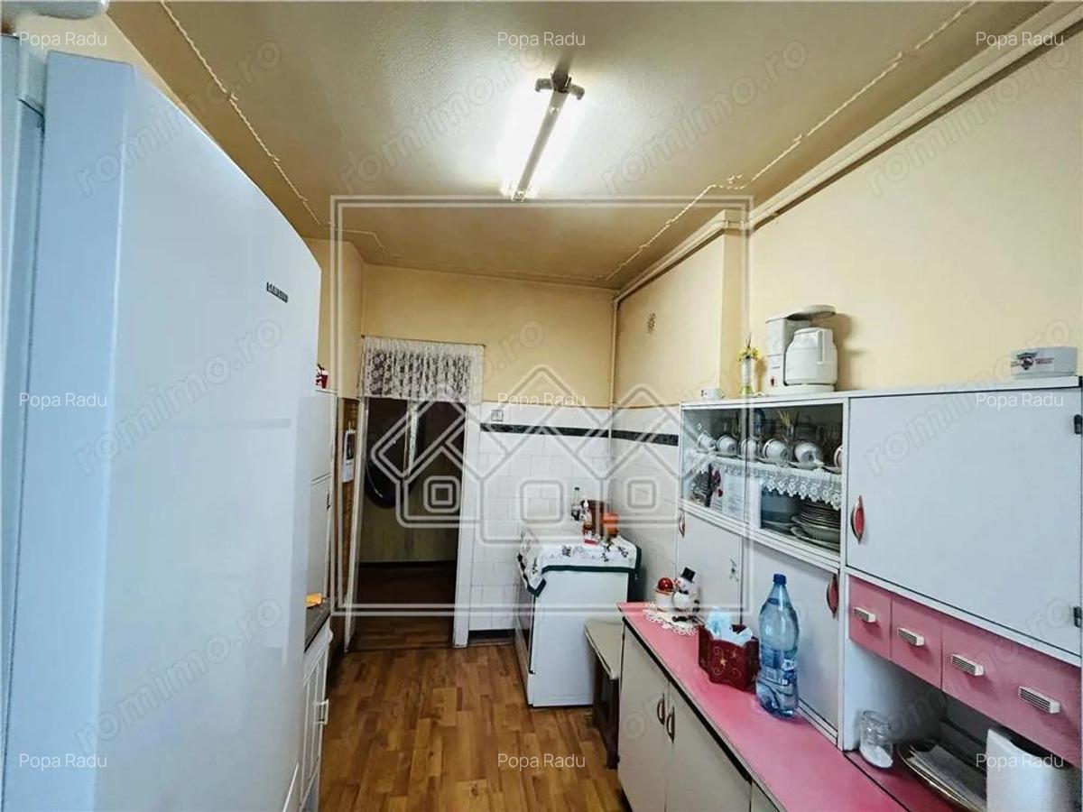 Ap cu 2 camere, balcon, etaj 3 4, zona Terezian - 11