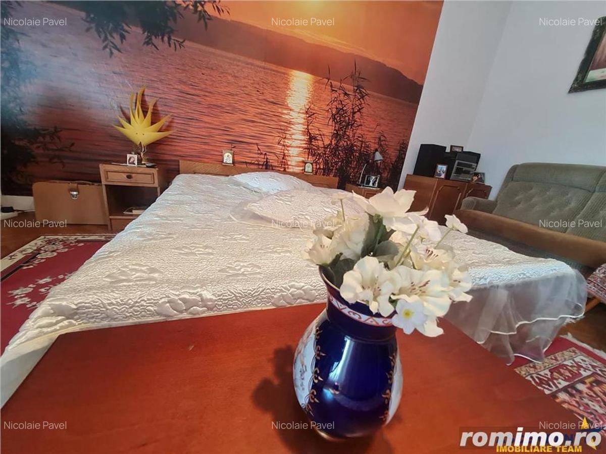 Poveste saseasca la umbra vitei de vie, cu crama si gradina cu flori, Central Codlea - 4