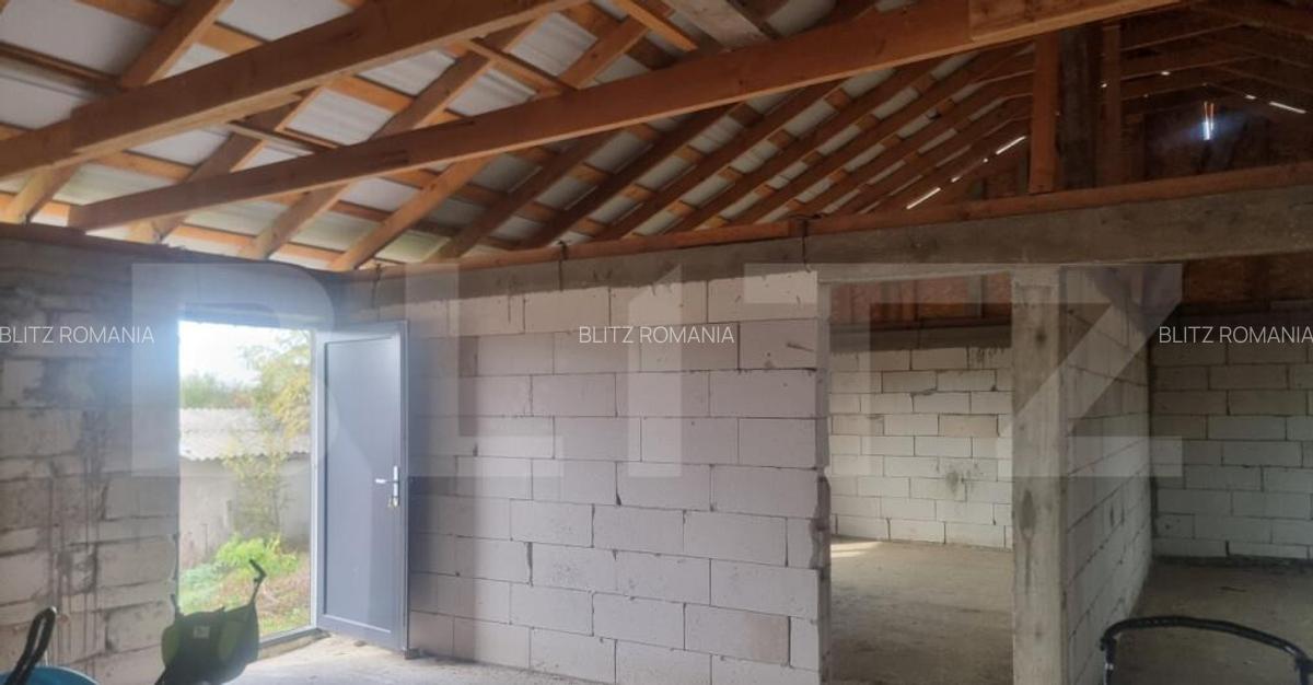 CASA LA ROSU CU TEREN - 14