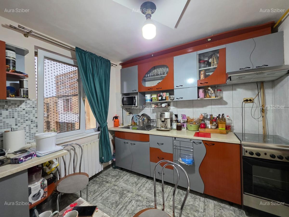 Apartament cu 3 camere decomandat, mobilat în Progresul - 4