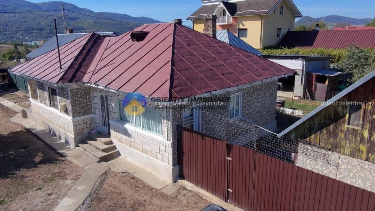 Casa + Teren de Vanzare cu Vedere la Munte - 2