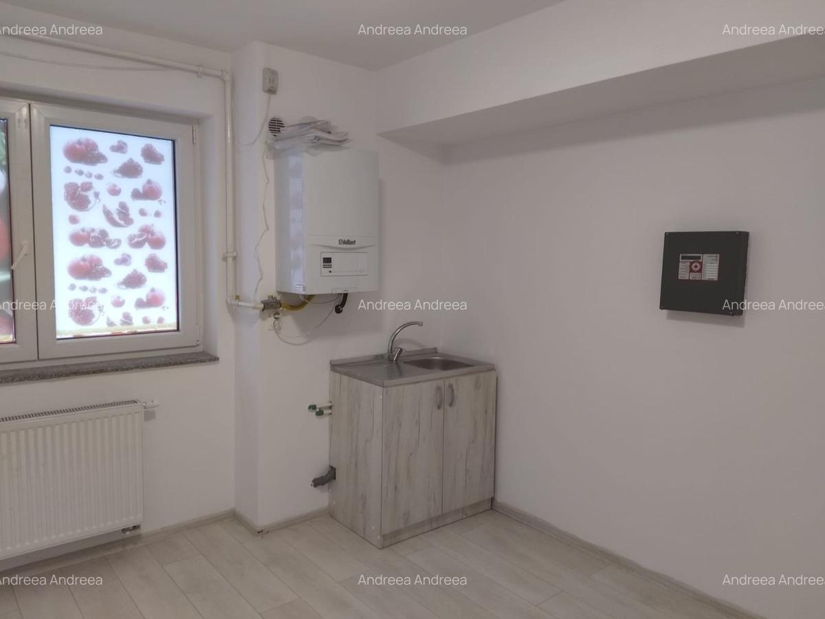 Spatiu comercial de vanzare zona Tractorul bloc nou - 2