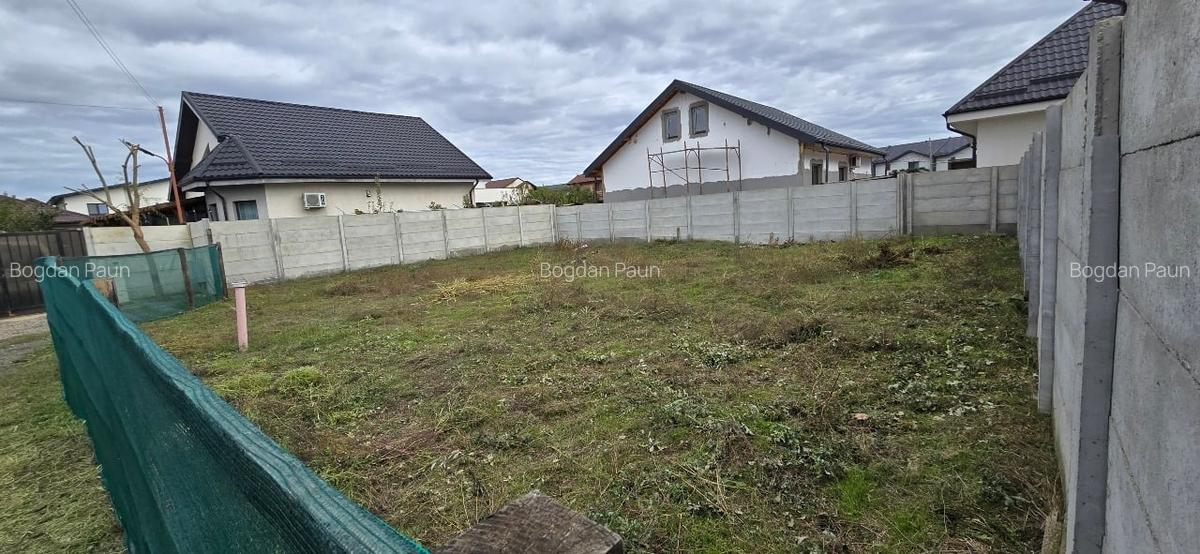 Teren construibil 300 mp – Str. Dunarii – utilitati la poarta - 2 Teren construibil 300 mp – Str. Dunarii – utilitati la poarta - 2