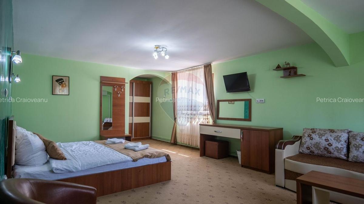 Oferta - vanzare pensiune 10 camere si casa de vacanta, Slanic Prahova - 9