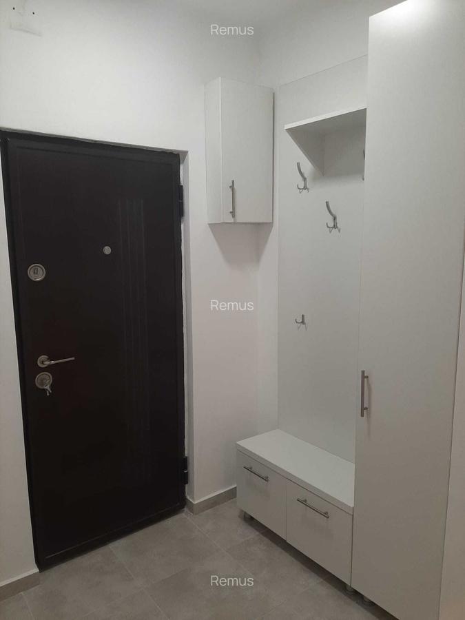 PIATA  ROMANA - 1 minut Metrou /  Magheru  - Apartament 2 camere MODERN - 4
