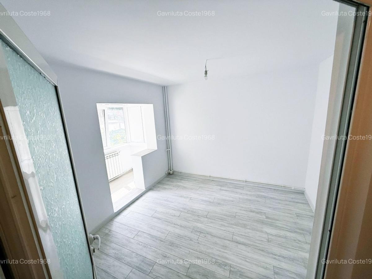 Apartament 3 camere Decomandat - Nicolina - prima statie dupa Podul Ros - 3