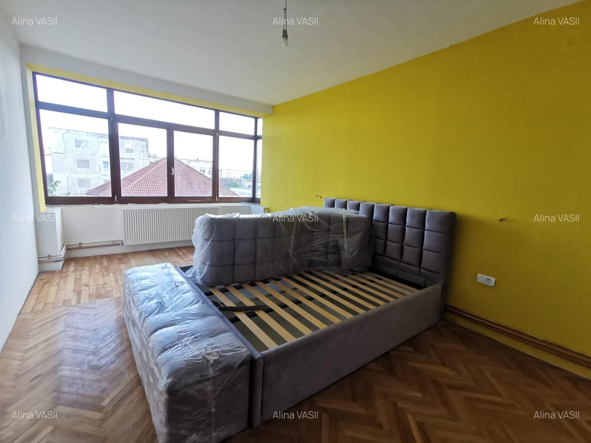 Apartament cu 6 camere decomandat, mobilat în Elisabetin - 5