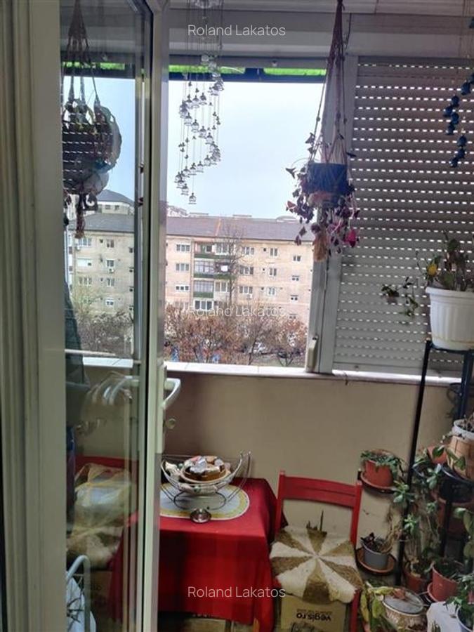 Apartament cu 3 camere decomandat în Rogerius - 10