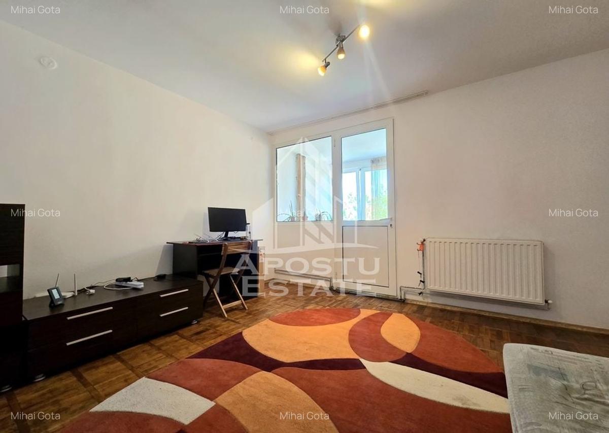 Apartament cu o camera, etaj intermediar,  zona Circumvalatiunii - 1