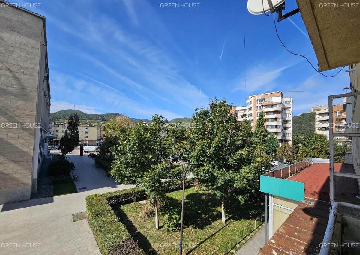 Apartament 2 camere ,etaj 1,zona Posta Veche-Clinica MedLife - 1