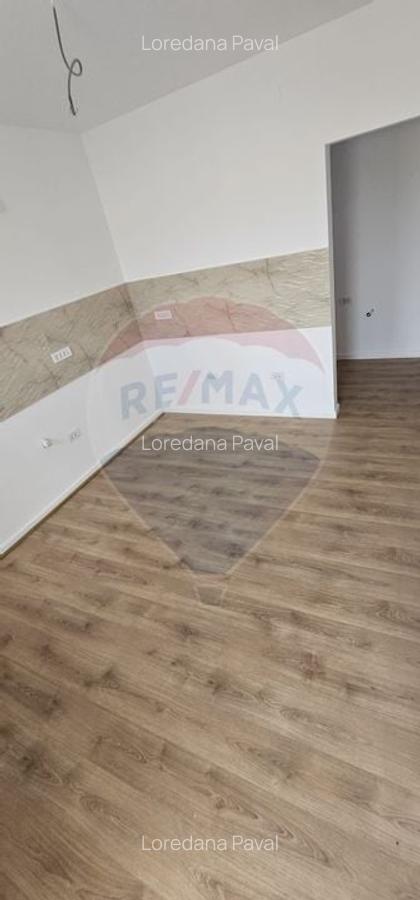 Casa / Vila cu 4 camere de vanzare - 2