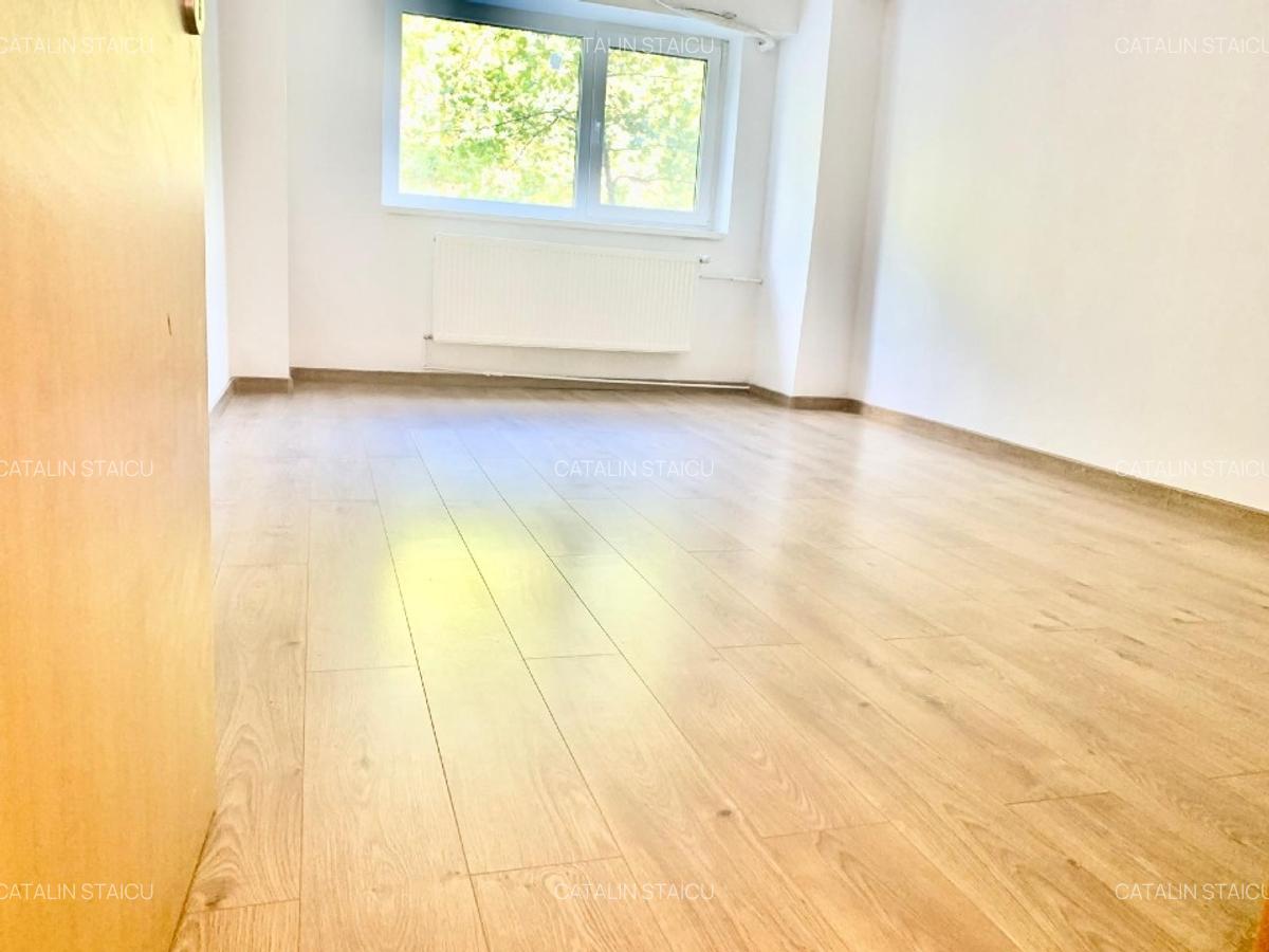 Birou/Apartament  Parter 3 camere, 2 bai Renovat complet recent/Loc parcare - 2
